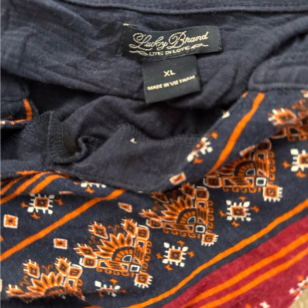 Lucky Brand Red and Blue Short Sleeve Boho Print Top Sz XL - Picture 3 of 3